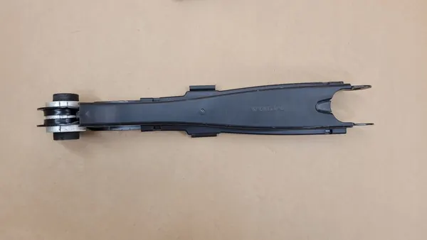 Braccio di Controllo Posteriore Sinistro Destro Volvo V60 II S60 III V90 II S90 II image 3