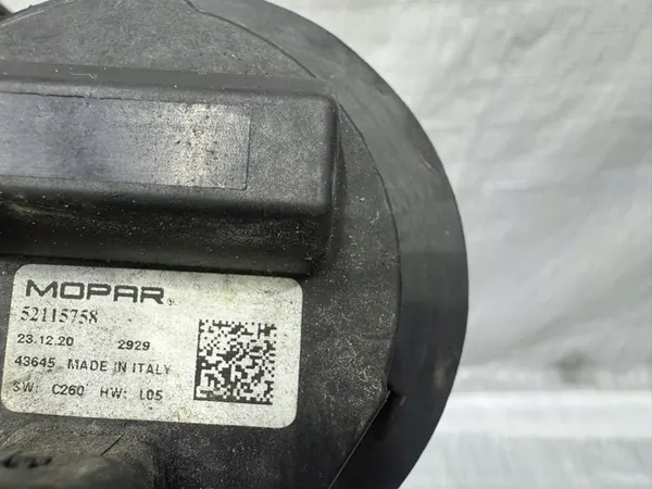 Vattenpump Maserati Grecale image 2