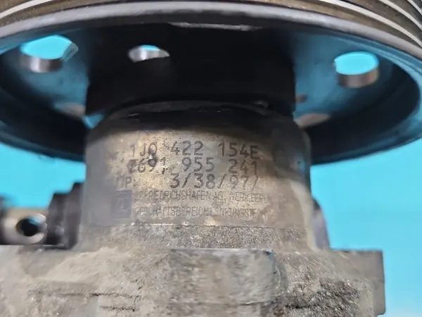 Bomba de direção assistida VW Golf IV 1.6 SR image 6