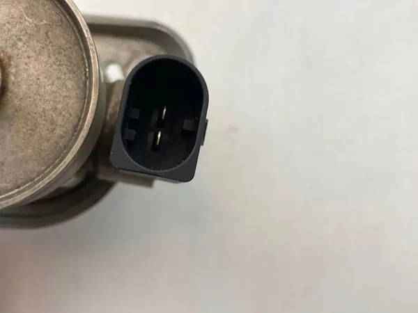 Hochdruckkraftstoffpumpe Volkswagen Tiguan Allspace 06G127028D image 6