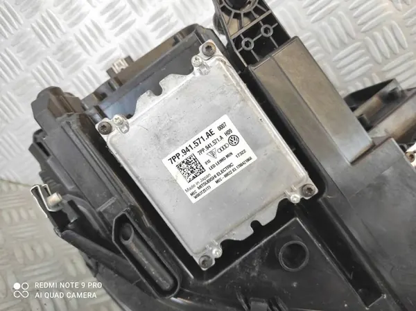 Farol dianteiro esquerdo Full LED VW Touran III image 10