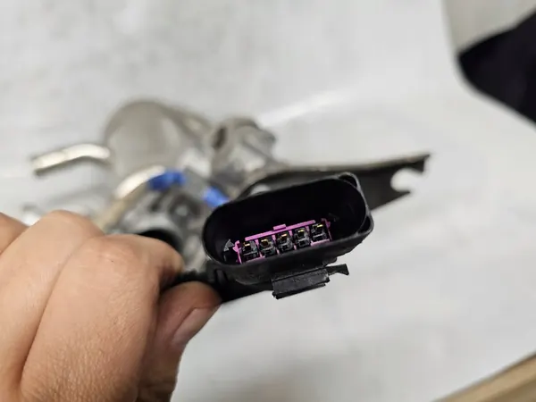 EGR-venttiili T6 T6.1 2.0 TDI image 5