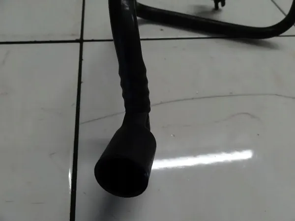 VW Caddy III Maxi 2010 2.0 TDI Vakuumslang 1K0612041GQ image 4