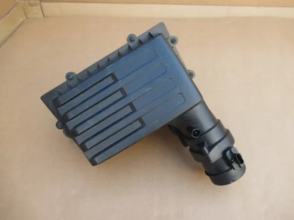 Audi Q3 83A Ilmansuodinkotelo OEM 5Q0129607AA image 4