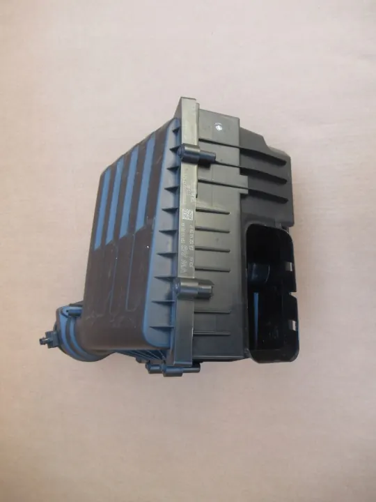 Audi Q3 83A Ilmansuodinkotelo OEM 5Q0129607AA image 8