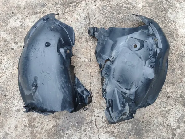 RENAULT CLIO IV Front Left Wheel Arch 638447513R image 9