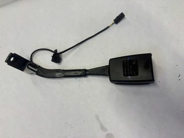 VW PASSAT B6 Left Front Seat Belt image 2