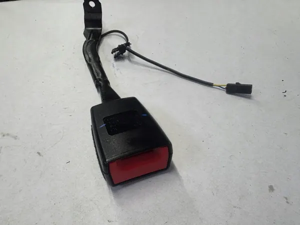 VW PASSAT B6 Left Front Seat Belt image 3
