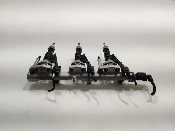 OEM 8665631 Rail d'injection BMW 2 Active Tourer 1.5 Hybride image 4