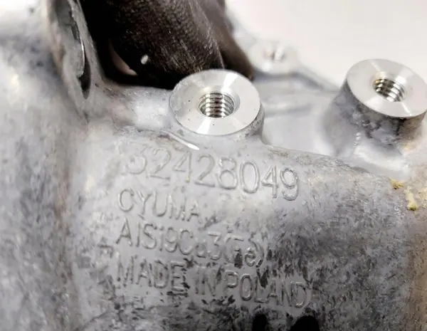 Support de Cardan Volvo OEM 32428049 - Utilisé image 5
