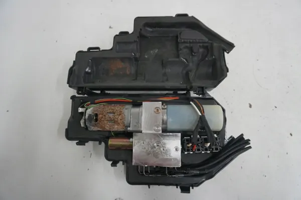 Nissan Micra K12 Cabrio Dachpumpe OEM 97091BC100 image 4