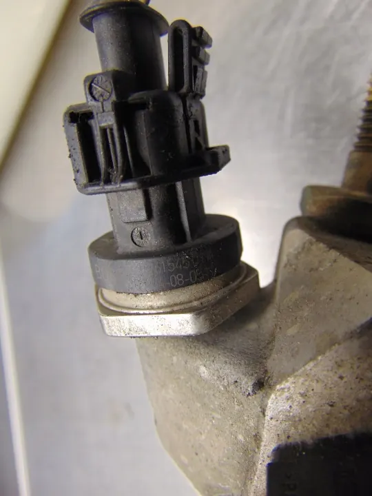 OEM 0261555017 Rail Inyección con Sensores Alfa image 8