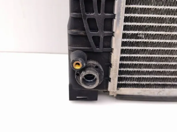 Radiateur d'eau Audi A4 B5 OEM AMD212633 - Occasion image 3