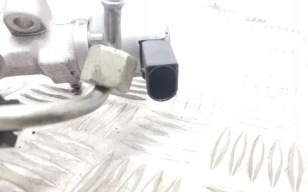 Regulador de pressão de combustível Skoda Superb B8 2015 04L130764C image 3