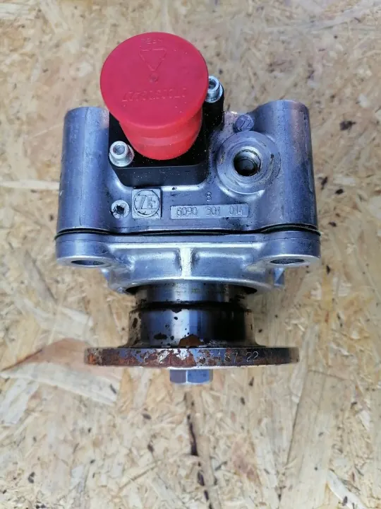 Adaptador PTO usado OEM 6090010001 para camiones MAN image 4