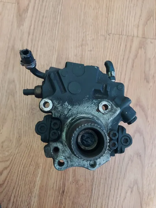 Bomba de inyección Mercedes 2.2 CDI A6510701701 image 5