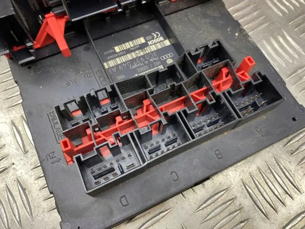 Módulo conforto OEM 3C0937049AE para Skoda Octavia II image 3