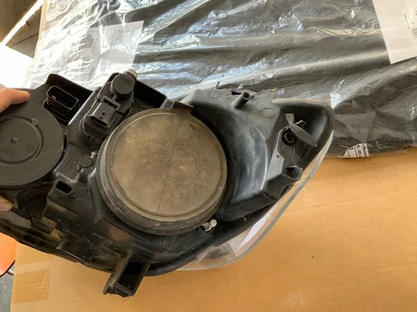 Faros Derecho Peugeot 301 9675138980 image 10