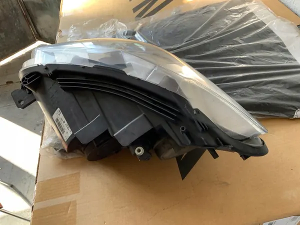 Faros Derecho Peugeot 301 9675138980 image 8