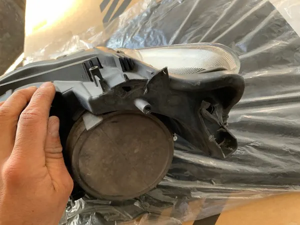 Faros Derecho Peugeot 301 9675138980 image 9