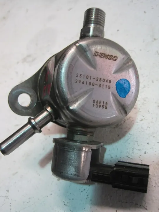 Polttoainepumppu Lexus RX image 2