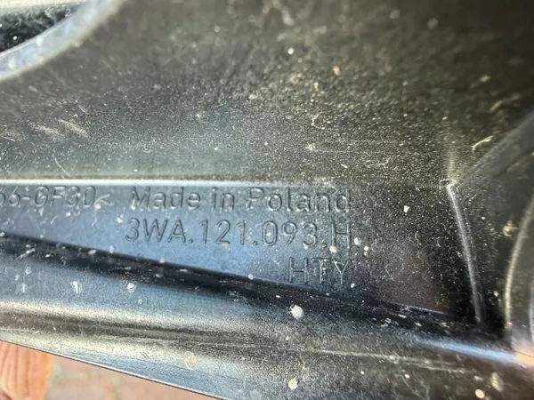 Support Radiateur VW Audi OEM 3WA121093H Montage image 3