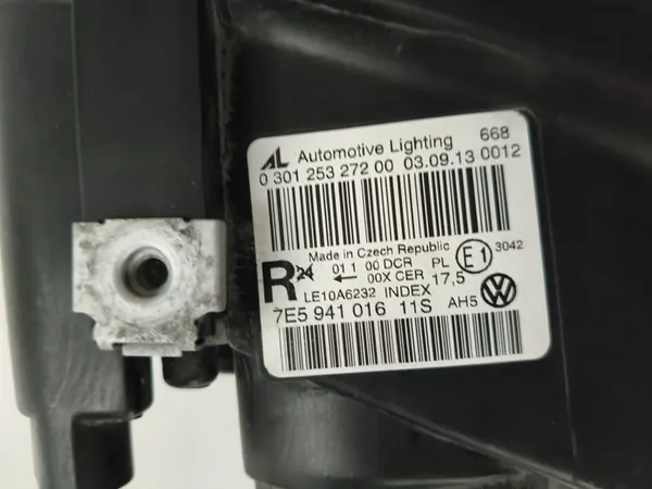 Farol direito VW T5 7E 09-15 Xenon LED image 8