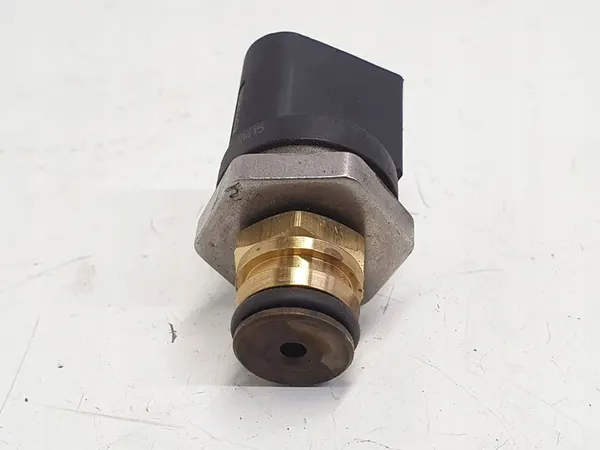 Sensor de pressão de combustível VW Porsche 06H906051J image 3