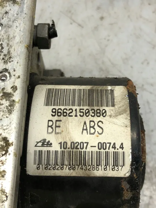 ABS-pumpstyrenhet 9662150380 - Begagnad OEM-del image 6