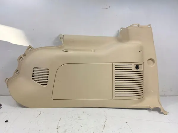 OEM 11GM305A Moldura Maletero Derecho Cadillac Escalade image 3