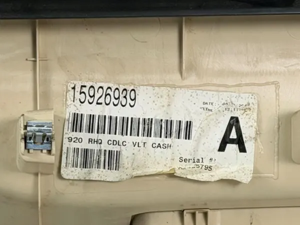OEM 11GM305A Moldura Maletero Derecho Cadillac Escalade image 9