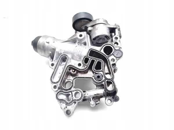 Oljefilterfäste Mercedes-Benz C-Class C 220 D Diesel 2021 image 10