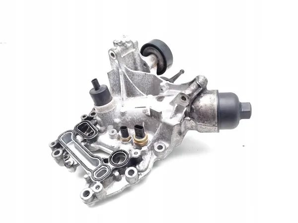 Oljefilterfäste Mercedes-Benz C-Class C 220 D Diesel 2021 image 5