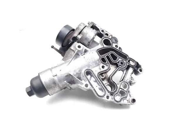 Oljefilterfäste Mercedes-Benz C-Class C 220 D Diesel 2021 image 9