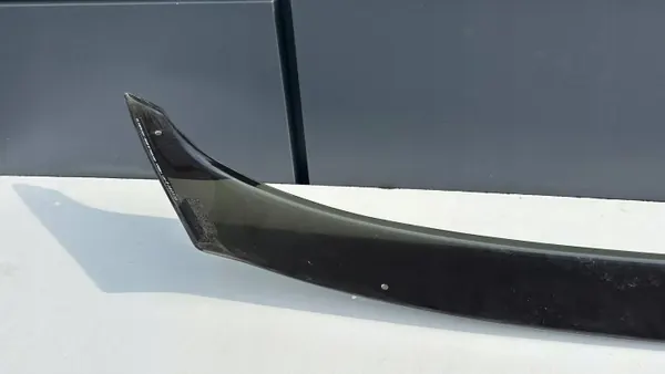Isuzu D-Max Etukonepelti hila OEM 586761435 image 5