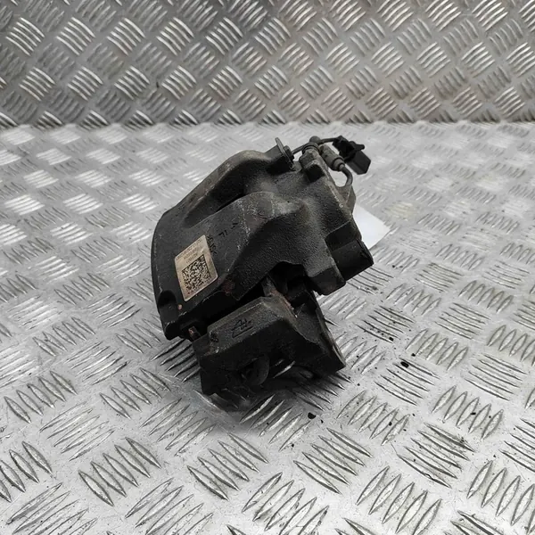 Vasen etujarrusatula AUDI A4 8W0615123 image 4