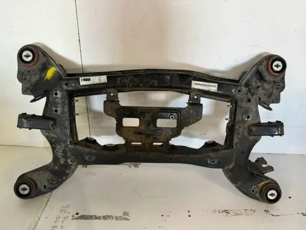 Maserati Ghibli 2016 Bakre subframe OEM 06700077310 image 2