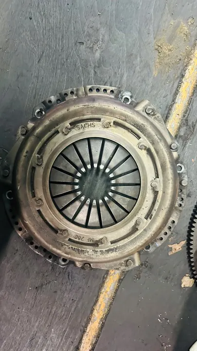 Pression d'embrayage Dodge Nitro 06-12 CRD MOPAR image 1