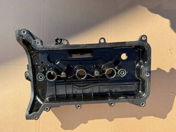 Couvercle de Soupape OEM 132657536R pour Dacia Duster II 1.0 TCe image 3
