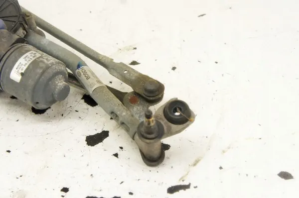 VW Passat B8 Etuikkunan Pyyhkijämekanismi UL115 561955023C image 2