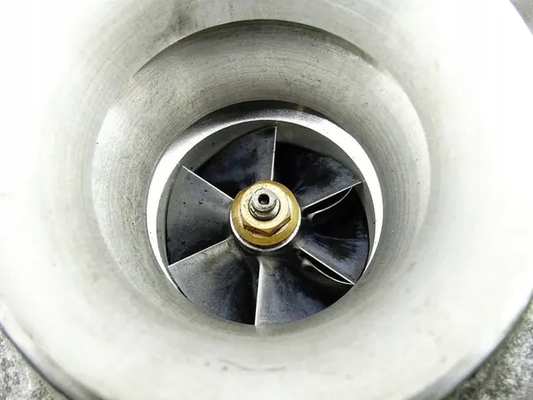 Turbo BMW 2.0D N47 image 3