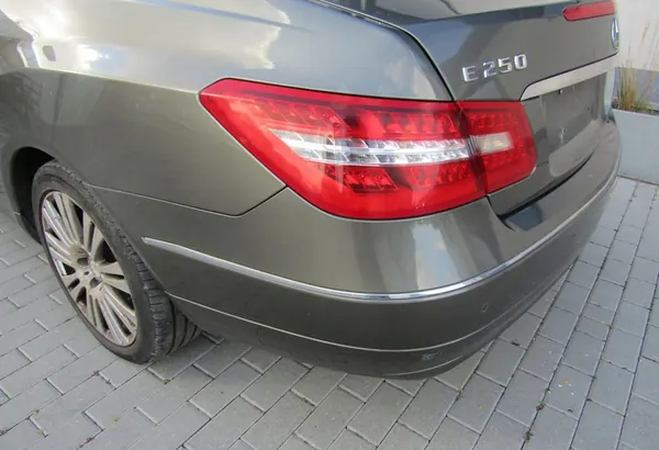 MERCEDES W207 2010 PARAURTI POSTERIORE E PEZZI OEM image 3