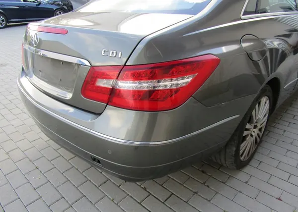 MERCEDES W207 2010 PARAURTI POSTERIORE E PEZZI OEM image 4