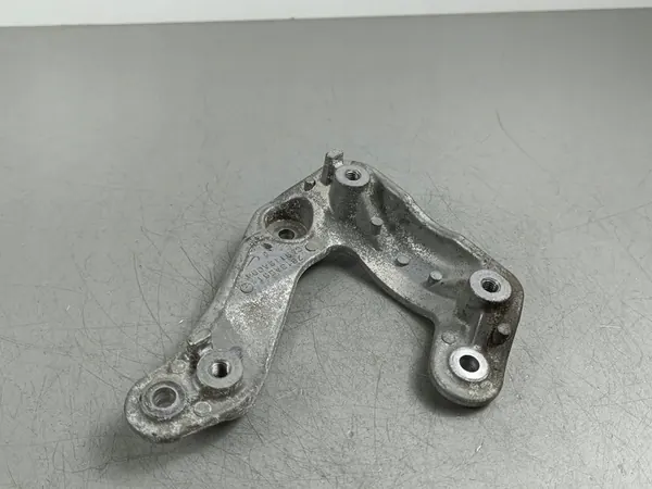 Support de compresseur AC Mitsubishi Eclipse Cross 2018 7B13A861 image 1