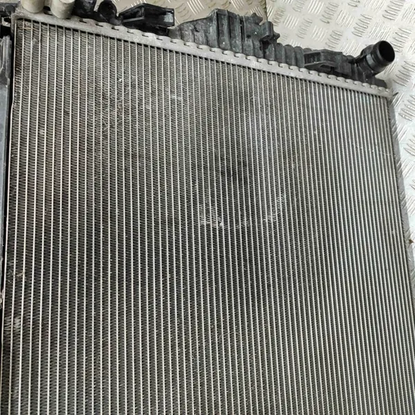Peça refrigeração Porsche Cayenne OEM 95810613210 image 10