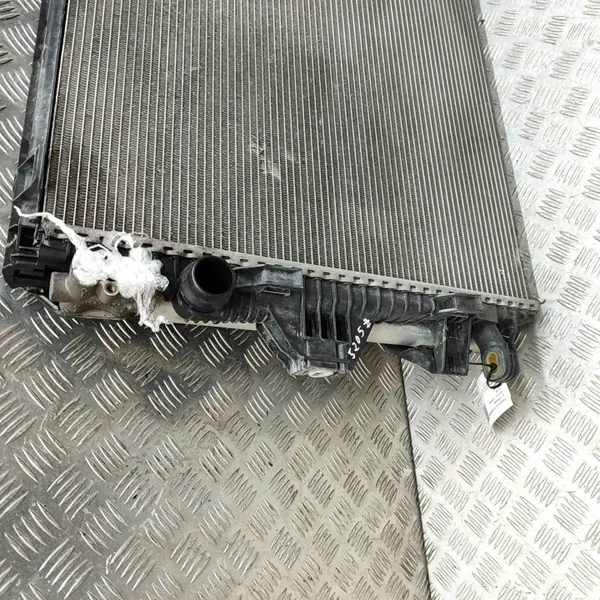 Peça refrigeração Porsche Cayenne OEM 95810613210 image 5