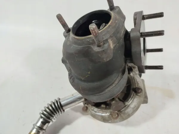 Saab 9-5 2009 Front Turbocharger OEM 55560913 image 6