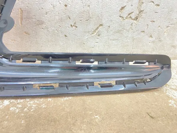 Rejilla delantera derecha Hyundai Elantra VI 86564-F2310 image 4