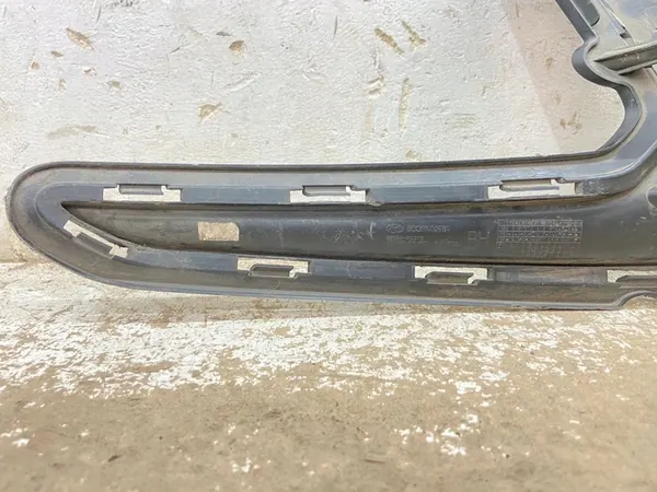 Rejilla delantera derecha Hyundai Elantra VI 86564-F2310 image 7