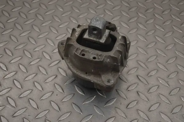 Soporte de motor BMW 6 Cabrio (F12) 3.0L Diesel image 3